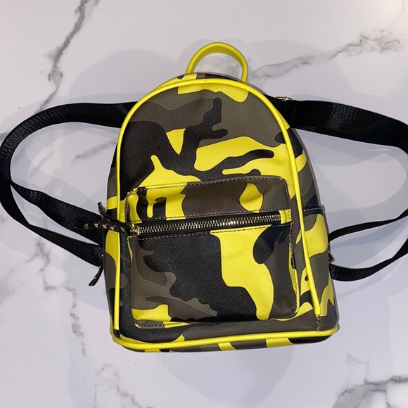 MINI LOUNGEFLY INSPIRED CAMO PRINT BACKPACK - Picture 2 of 6
